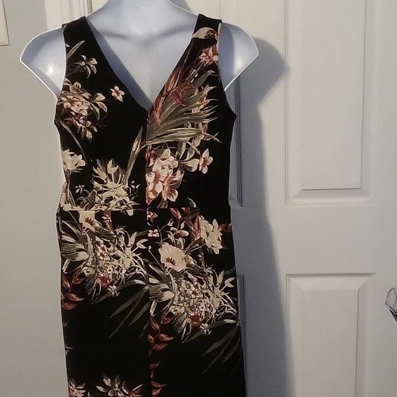 Dex Black & Cayenne Tropical Floral Jumpsuit - Picture 10 of 11